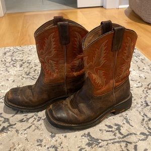 Ariat boy size 1.5 boots.  Style number 10007837.